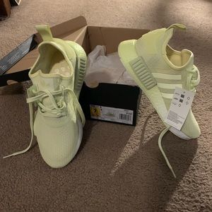 Adidas Originals Nmd R1 - lime green size 7